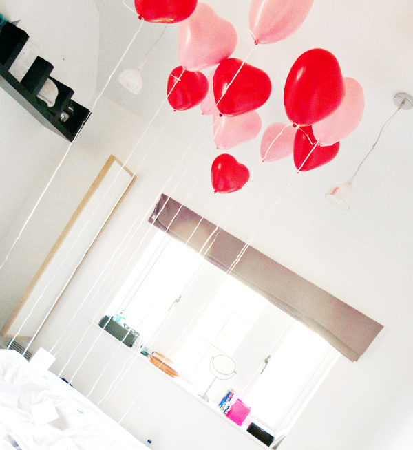heart balloons anniversary