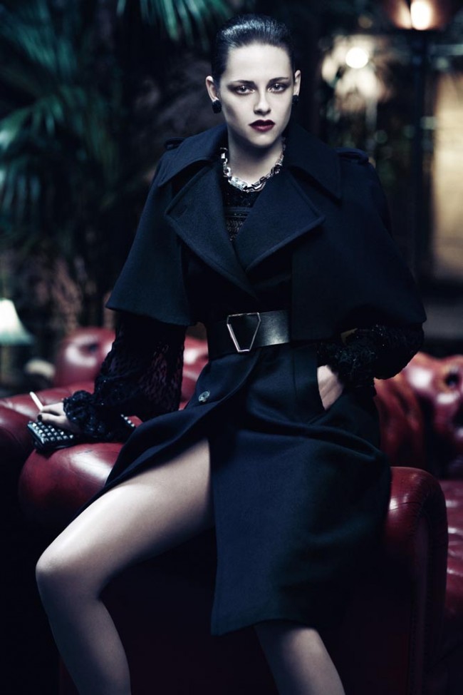 Outfit of The Week: Kristen Stewart in Black - Lela London